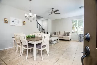 Photo #4: 6090307 Listing