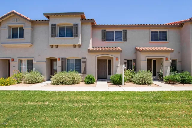 MLS: 6090484 Condo For Sale