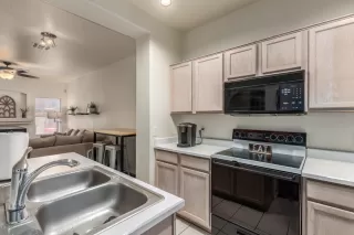 Photo #6: 6090484 Listing