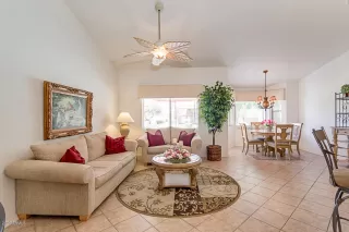 Photo #5: 6090508 Listing