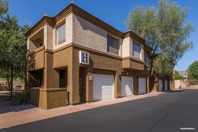 MLS: 6090592 Condo For Sale