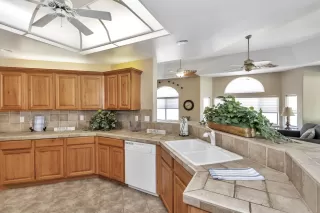 Photo #2: 6091237 Listing