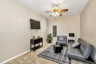 Photo #3: 6091237 Listing