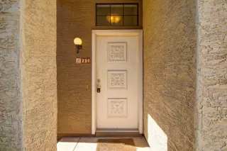 Photo #2: 6091642 Listing