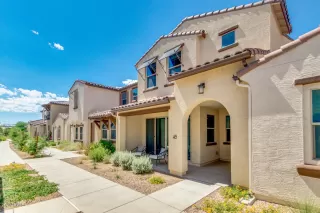 Photo #4: 6091659 Listing