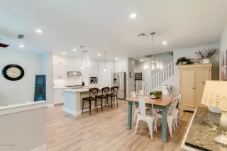 Photo #6: 6091659 Listing