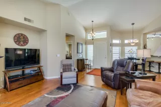 Photo #6: 6091874 Listing