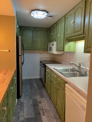 Photo #5: 6092034 Listing