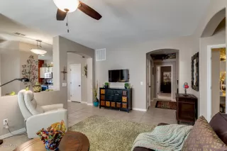 Photo #6: 6092069 Listing