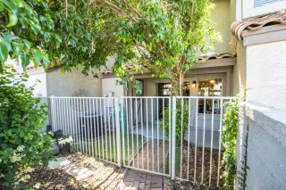 Photo #5: 6092122 Listing