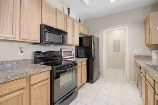 Photo #6: 6092421 Listing