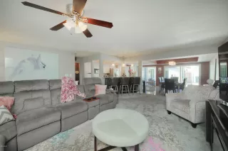 Photo #2: 6092589 Listing