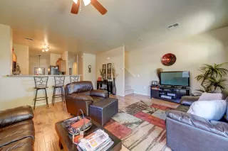 Photo #5: 6092611 Listing