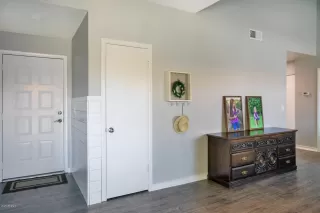 Photo #5: 6092840 Listing