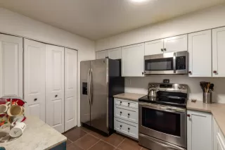 Photo #3: 6092965 Listing