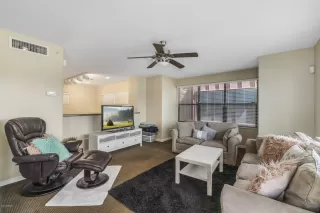 Photo #4: 6093253 Listing