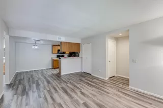 Photo #4: 6093425 Listing