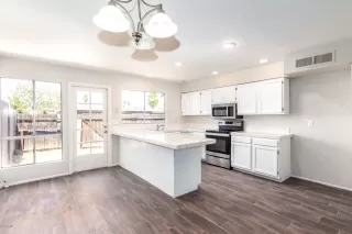 Photo #2: 6093426 Listing 