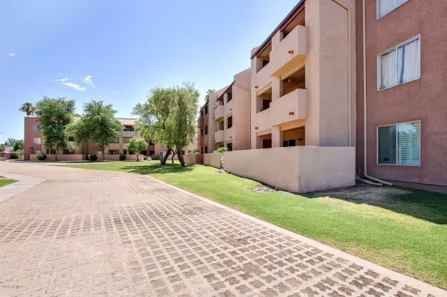 MLS: 6093656 Condo For Sale