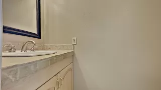 Photo #6: 6093780 Listing