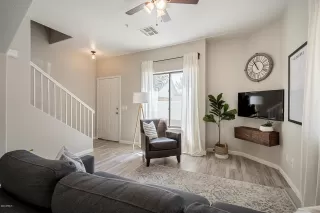 Photo #5: 6093799 Listing 