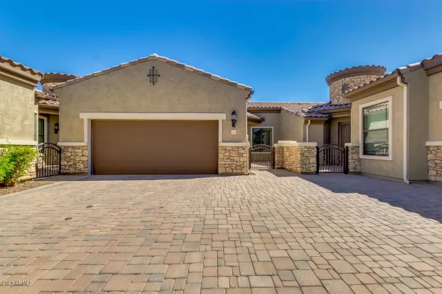 MLS: 6093812 Condo For Sale