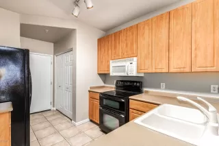 Photo #6: 6093946 Listing 