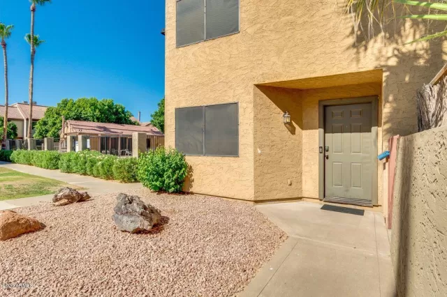 MLS: 6093958 Condo For Sale