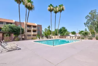 Photo #4: 6094562 Listing