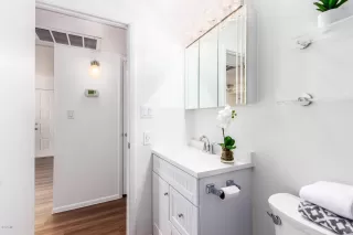 Photo #5: 6094660 Listing