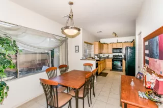 Photo #5: 6094722 Listing