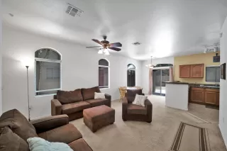 Photo #3: 6094838 Listing