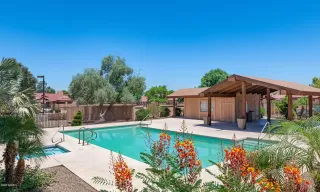 Photo #6: 6094884 Listing