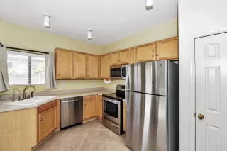 Photo #5: 6095090 Listing