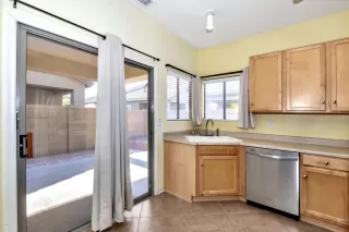 Photo #6: 6095090 Listing