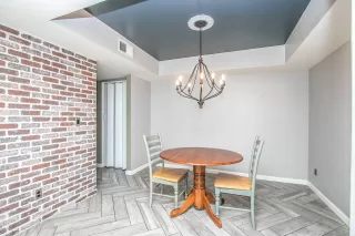 Photo #3: 6095200 Listing