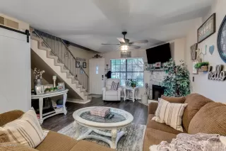 Photo #6: 6095310 Listing