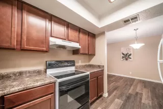 Photo #5: 6095349 Listing