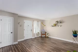 Photo #4: 6095459 Listing