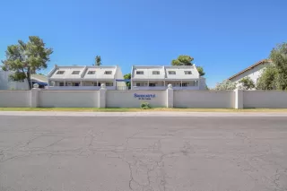 Photo #6: 6095483 Listing