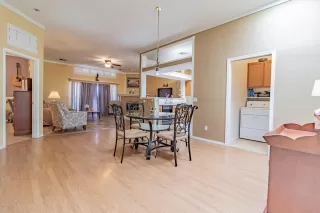 Photo #5: 6095509 Listing 