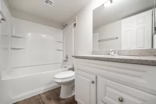 Photo #6: 6095977 Listing