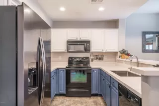 Photo #2: 6096042 Listing