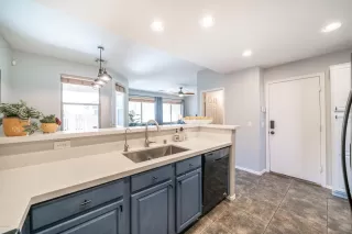 Photo #3: 6096042 Listing