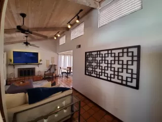 Photo #5: 6096118 Listing