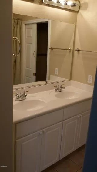 Photo #5: 6096140 Listing 