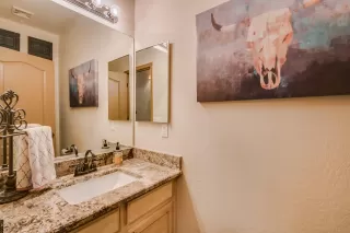 Photo #2: 6096412 Listing