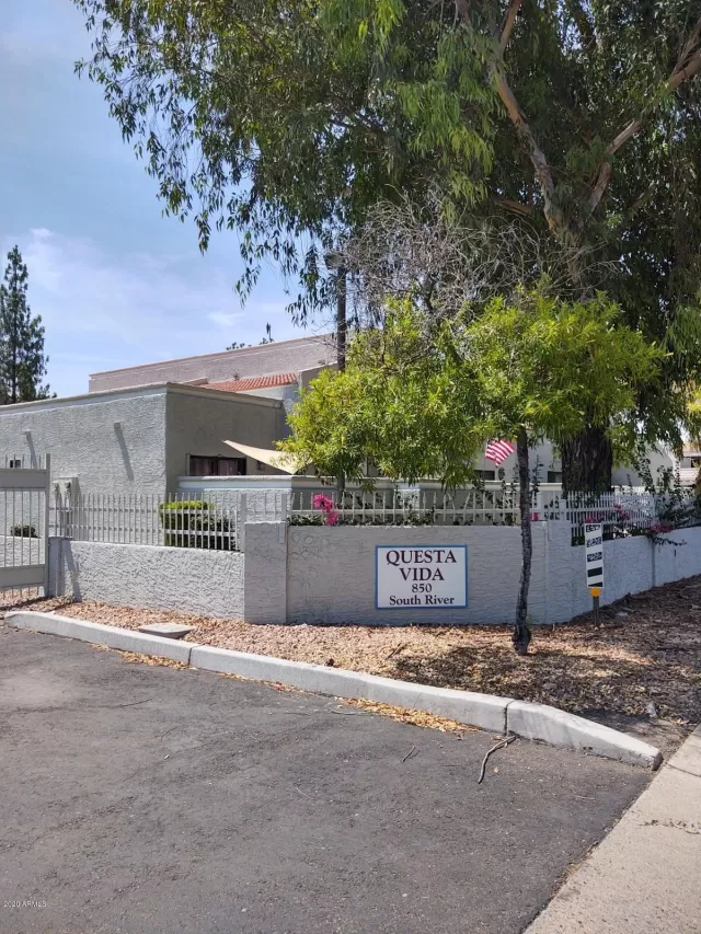 MLS: 6096577 Condo For Sale