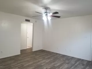 Photo #5: 6096579 Listing