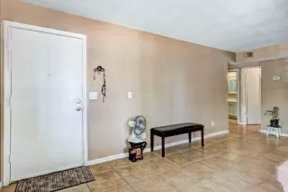 Photo #5: 6096828 Listing